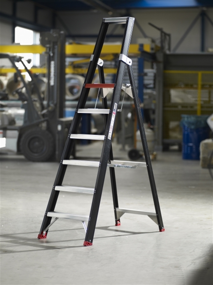 Keuren ladders, trappen en rolsteigers volgens NEN 2484